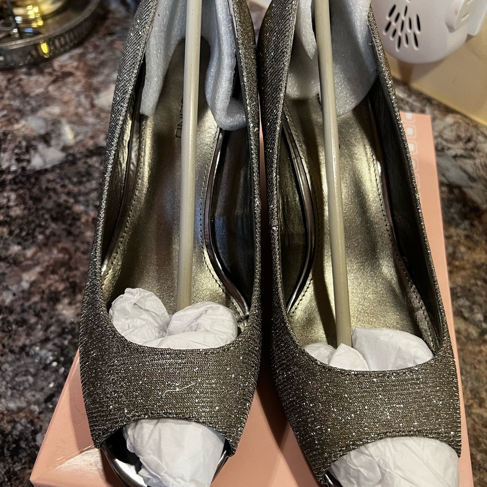 Silver High Heels with Peep-Toe Design and Glittery Finish